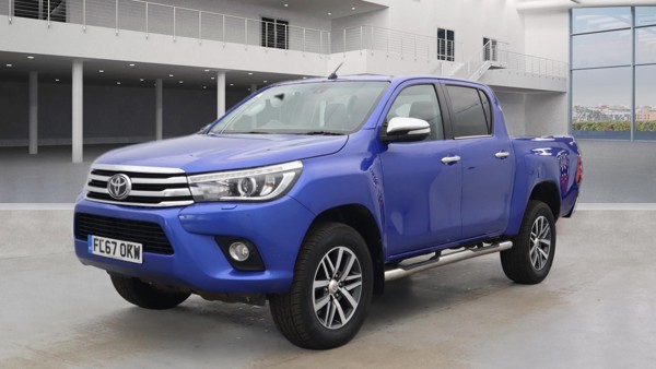 TOYOTA Hilux